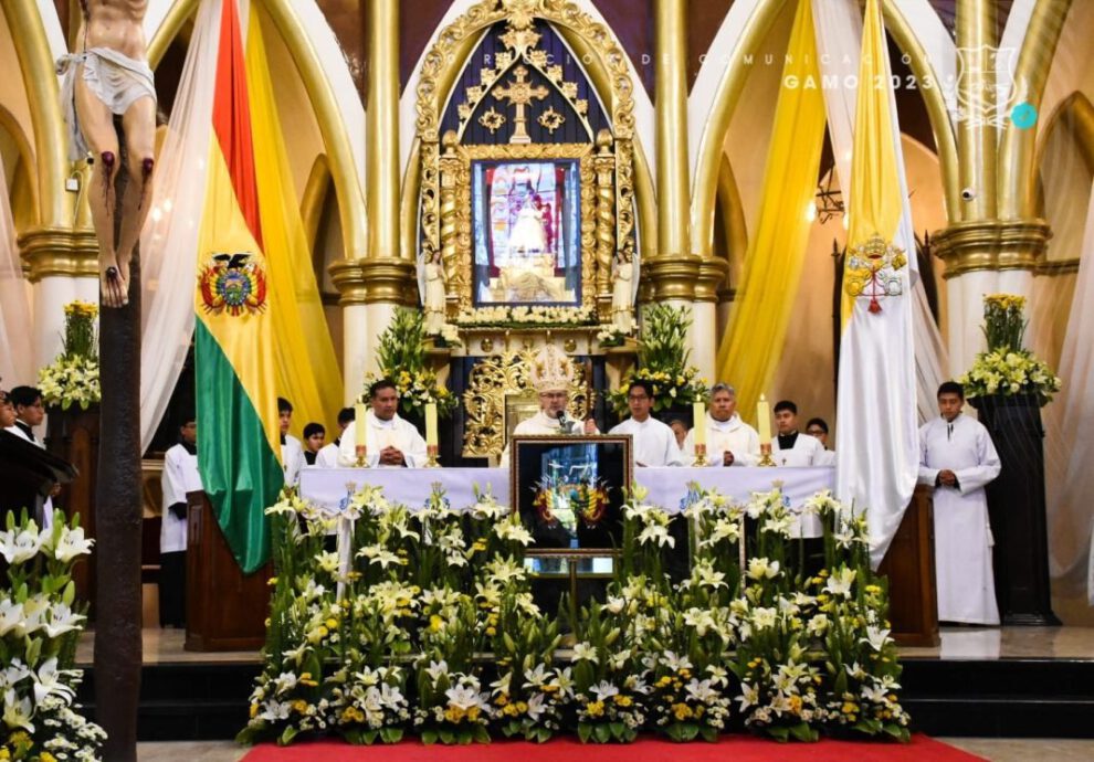 Actos protocolares y religiosos en Oruro