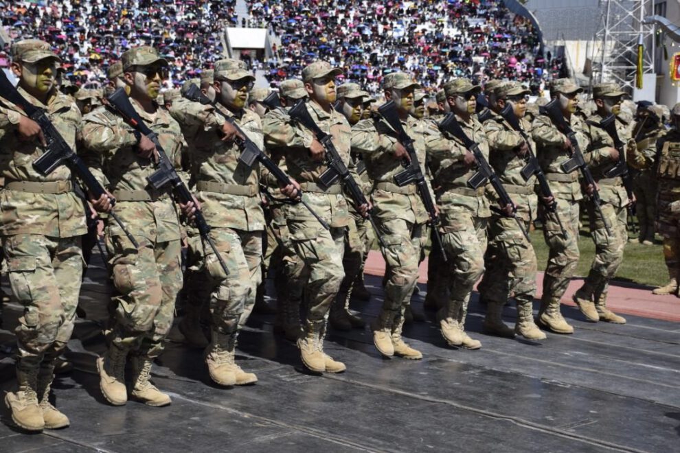 Homenaje a los héroes de la Independencia de Bolivia