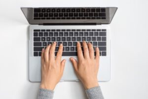 IA capaz de hackear contraseñas por el sonido de las teclas