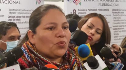 Investigación a hija de exministra Achacollo por presunto otorgamiento de pasaporte a narcotraficante