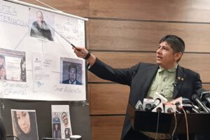 Rolando Cuéllar presenta pruebas contra Carlos Romero y la red delictiva Ojitos de Guapurú