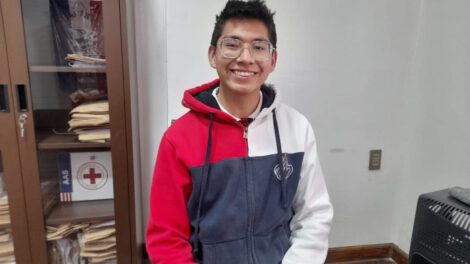 Bruno Vincentty se despide de Oruro para conseguir el bachillerato internacional en Canadá