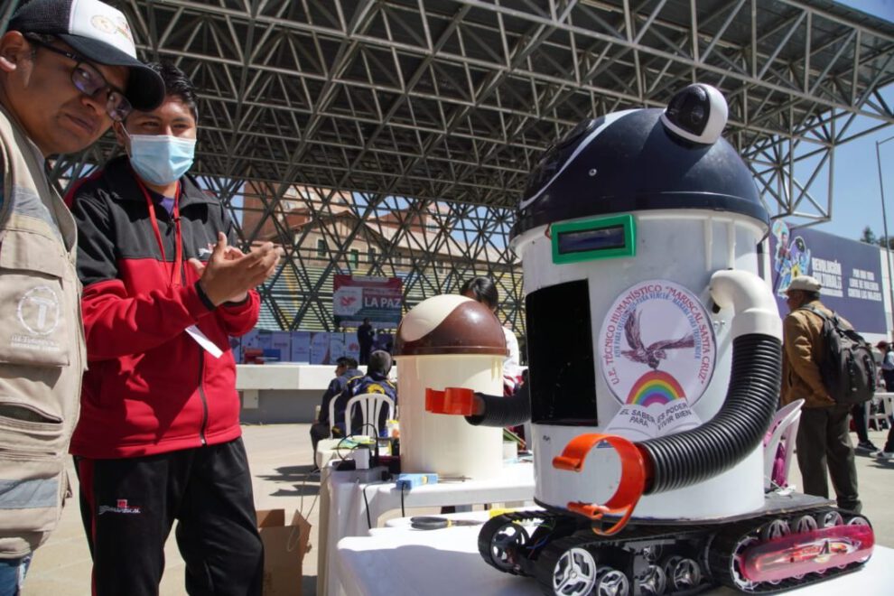 First Global Bolivia: Cultivando la semilla tecnológica en la juventud