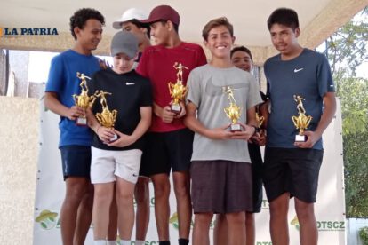 Nicolás Murillo subcampeón en el torneo nacional de tenis G-4