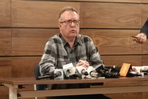 Contratos de litio en Bolivia solicitados por el diputado Carlos Alarcón