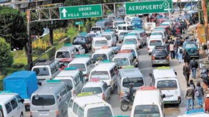 Paro de transporte en El Alto por aumento de pasajes