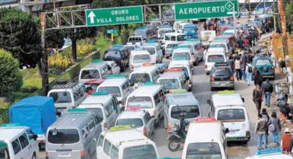 Paro de transporte en El Alto por aumento de pasajes