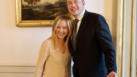 Elon Musk pelea Zuckerberg