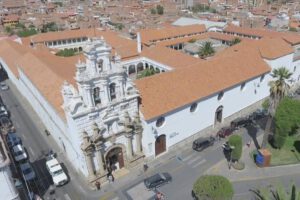 Adulto mayor muere en el Hospital Santa Bárbara de Sucre