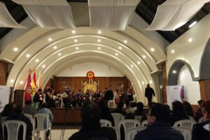 Orquesta Sinfónica de Oruro rinde homenaje a Bolivia en un viaje musical
