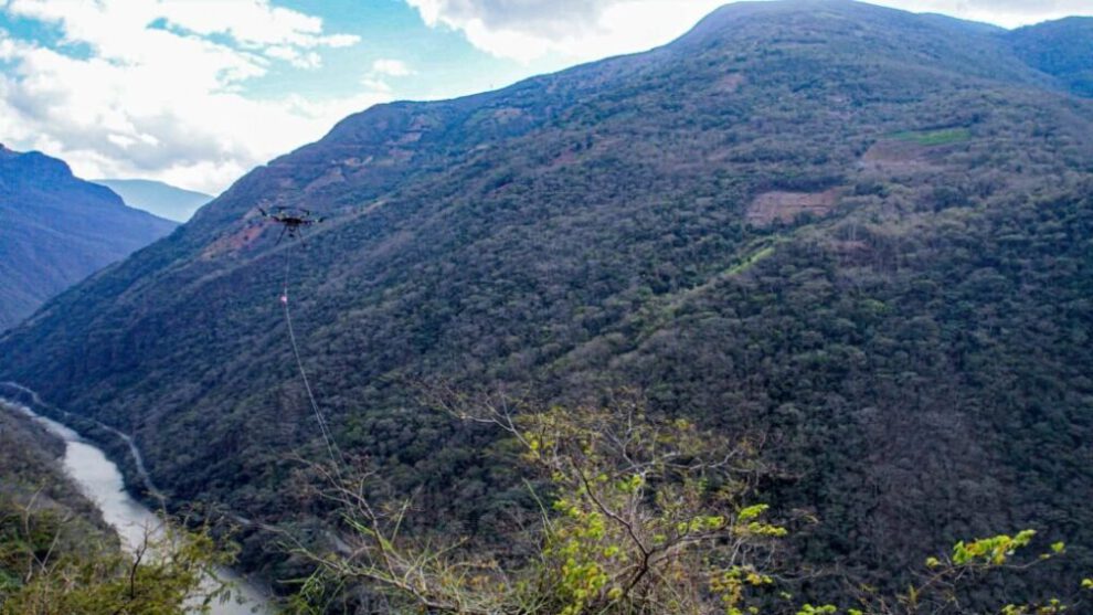 Drones en electrificación rural por ENDE Corporación