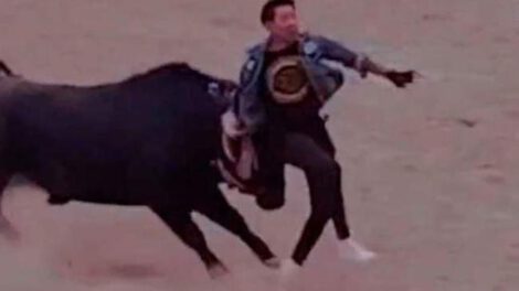 Corrida de toros en Challapata dejó tres heridos