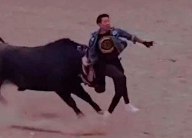 Corrida de toros en Challapata dejó tres heridos