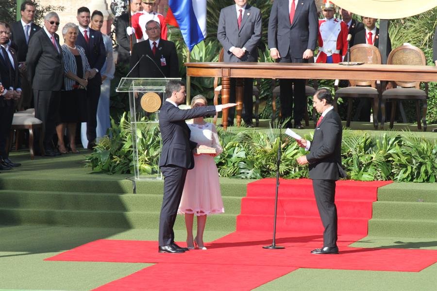 Santiago Peña hace juramento como nuevo presidente de Paraguay