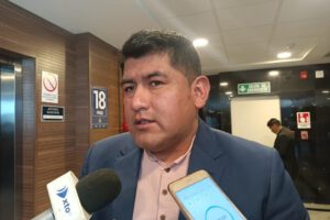 Clausura del mercado de coca por el diputado Freddy Velázquez