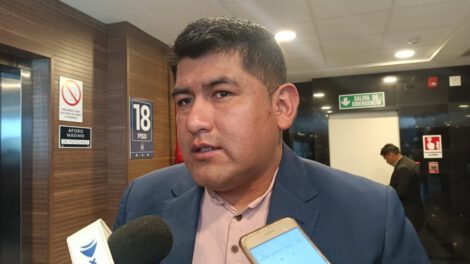 Clausura del mercado de coca por el diputado Freddy Velázquez