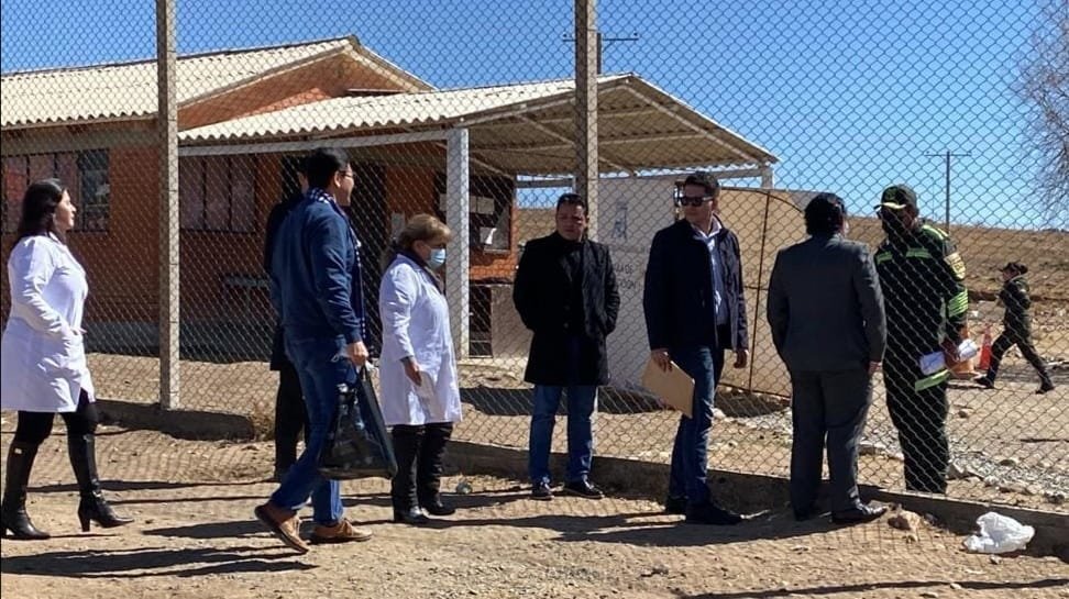 Salud del gobernador Luis Fernando Camacho evaluada por junta médica en el penal de Chonchocoro
