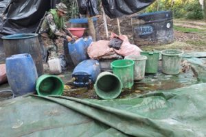 Felcn destruye fábricas de cocaína en el Chapare