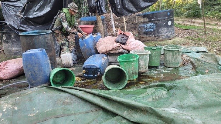 Felcn destruye fábricas de cocaína en el Chapare