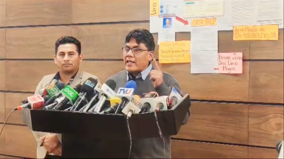 Héctor Arce denuncia a Iván Lima por vínculos con bufete de abogados