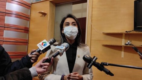 Reclamo contra Boliviana de Aviación por retraso en vuelo