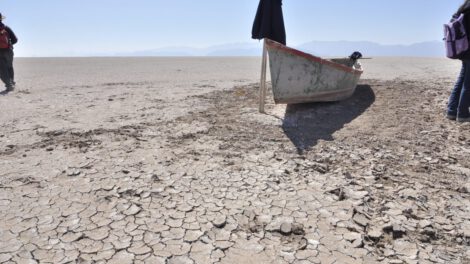 Denuncian disminución del lago Poopó por falta de aguas del Río Desaguadero