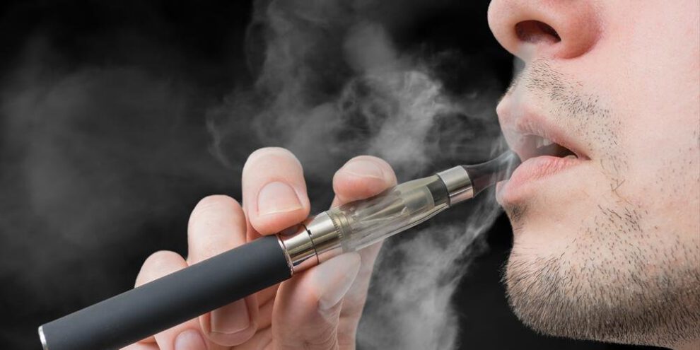 Cigarrillos electrónicos causan daño a los pulmones