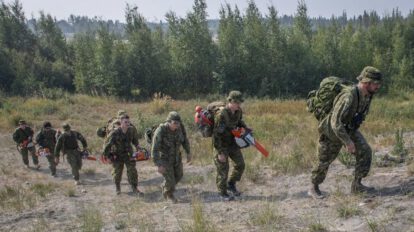 Evacuación masiva por incendios forestales en Canadá