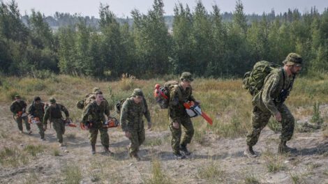 Evacuación masiva por incendios forestales en Canadá
