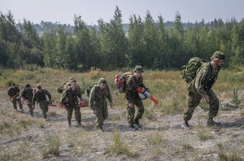 Evacuación masiva por incendios forestales en Canadá