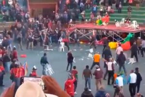 Congreso de la Csutcb en El Alto termina en incidentes