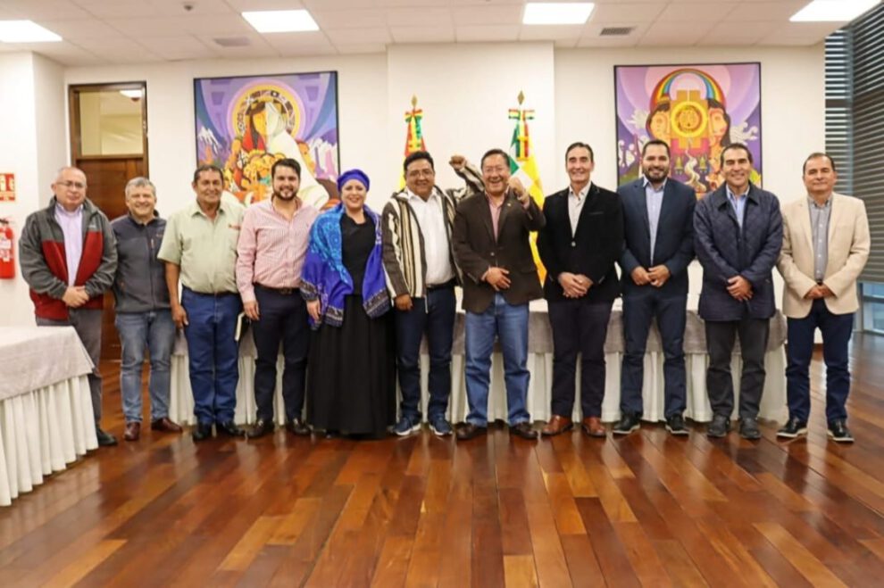 Reunión sobre seguridad alimentaria entre Gobierno y empresarios agrícolas