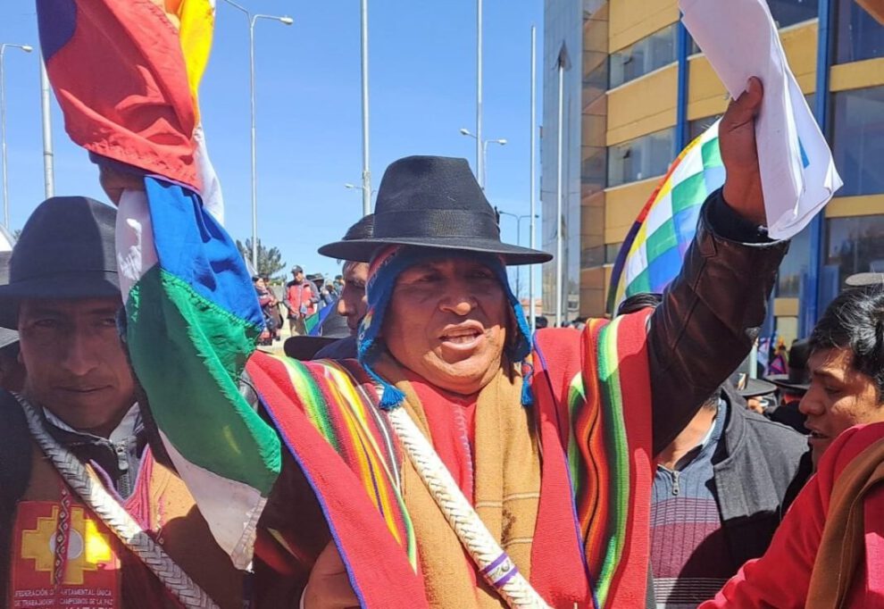 Lucio Quispe asume la dirigencia de la Csutcb