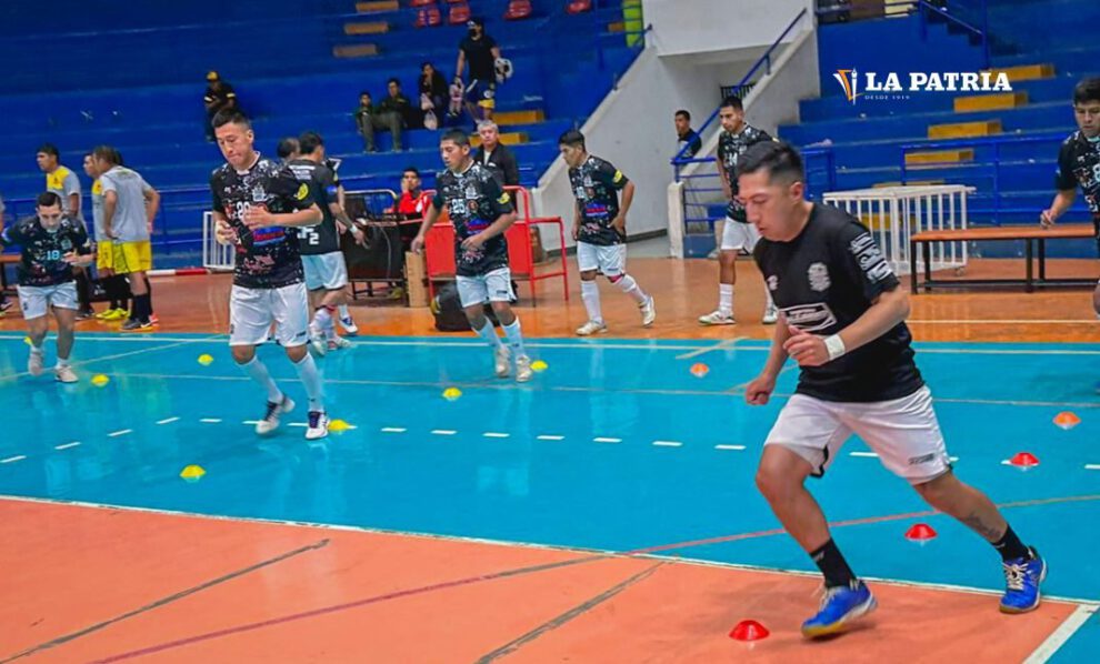 Jugadores del cuadro de Fantasmas Morales Moralitos en la Liga Nacional de Futsal