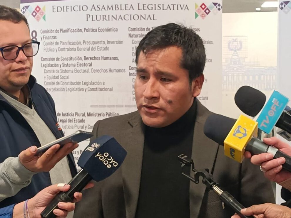 Persecución política en Potosí por Israel Huaytari