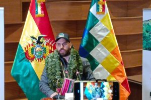 Contingente policial Csutcb bajo la supervisión de Eduardo Del Castillo