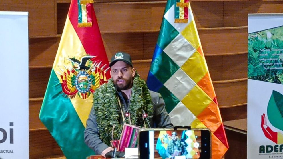 Contingente policial Csutcb bajo la supervisión de Eduardo Del Castillo