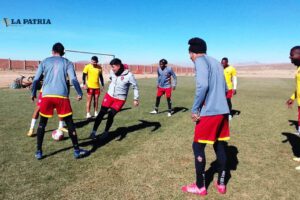 CDT Real Oruro entrena con la esperanza de comenzar ganando
