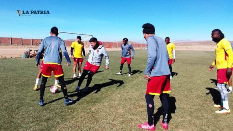 CDT Real Oruro entrena con la esperanza de comenzar ganando