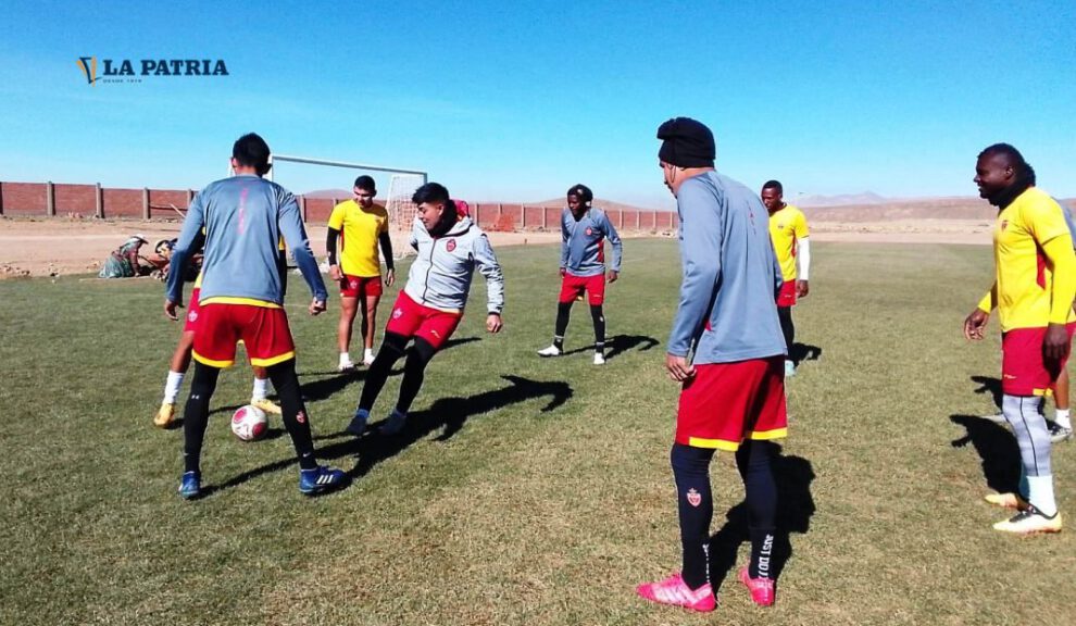 CDT Real Oruro entrena con la esperanza de comenzar ganando