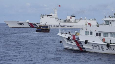 Guardia Costera China bloquea embarcaciones filipinas