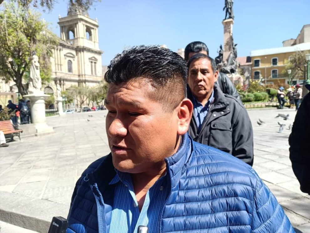 Impugnación del congreso del MAS por Fidel Surco