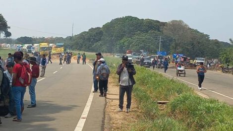 Bloqueo en Buena Vista por construcción de carretera