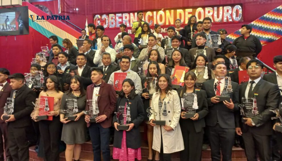 Faros de Oro y Plata entregados a los mejores deportistas de Oruro