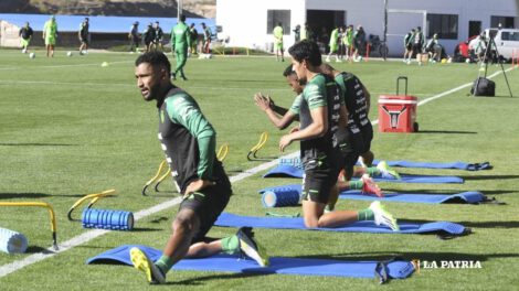 Selección boliviana comienza su trabajo en Ananta
