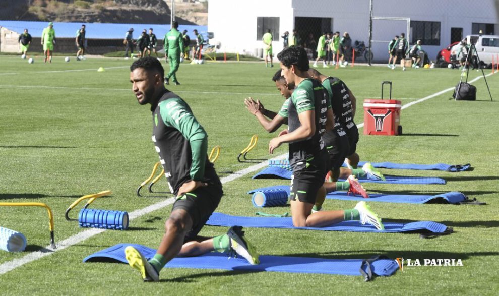 Selección boliviana comienza su trabajo en Ananta