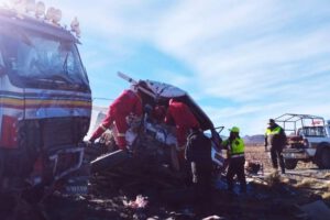 Choque frontal en Potosí deja cuatro muertos y tres heridos graves