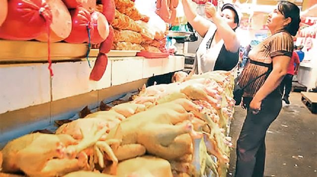 Reducción del precio de la carne de pollo en Santa Cruz