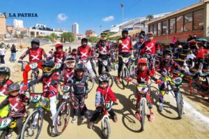 Selección orureña de bicicross en el torneo nacional