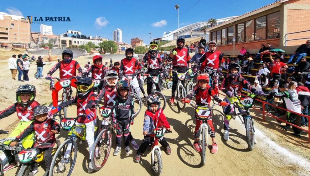 Selección orureña de bicicross en el torneo nacional